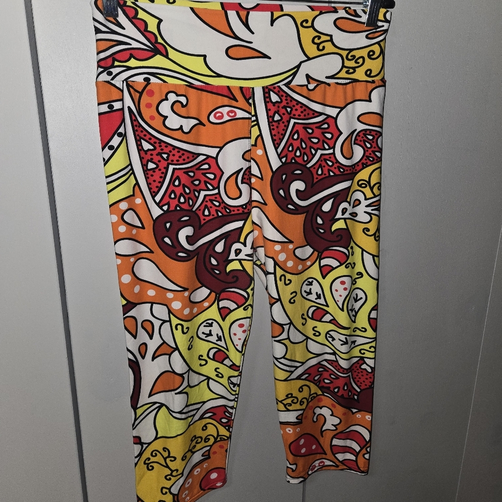 Funky capri leggings
